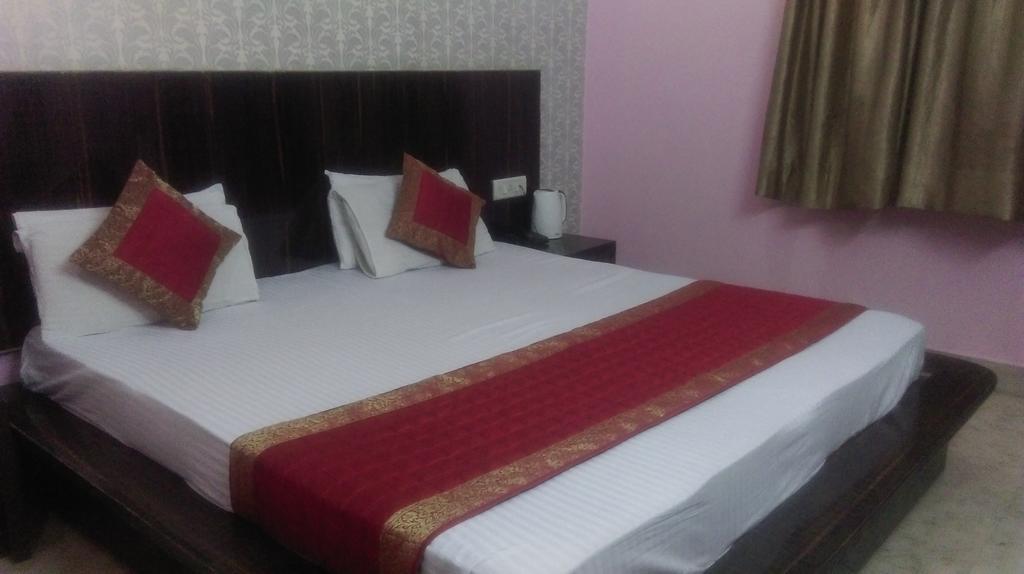Hotel Surya Plaza New Delhi Rom bilde