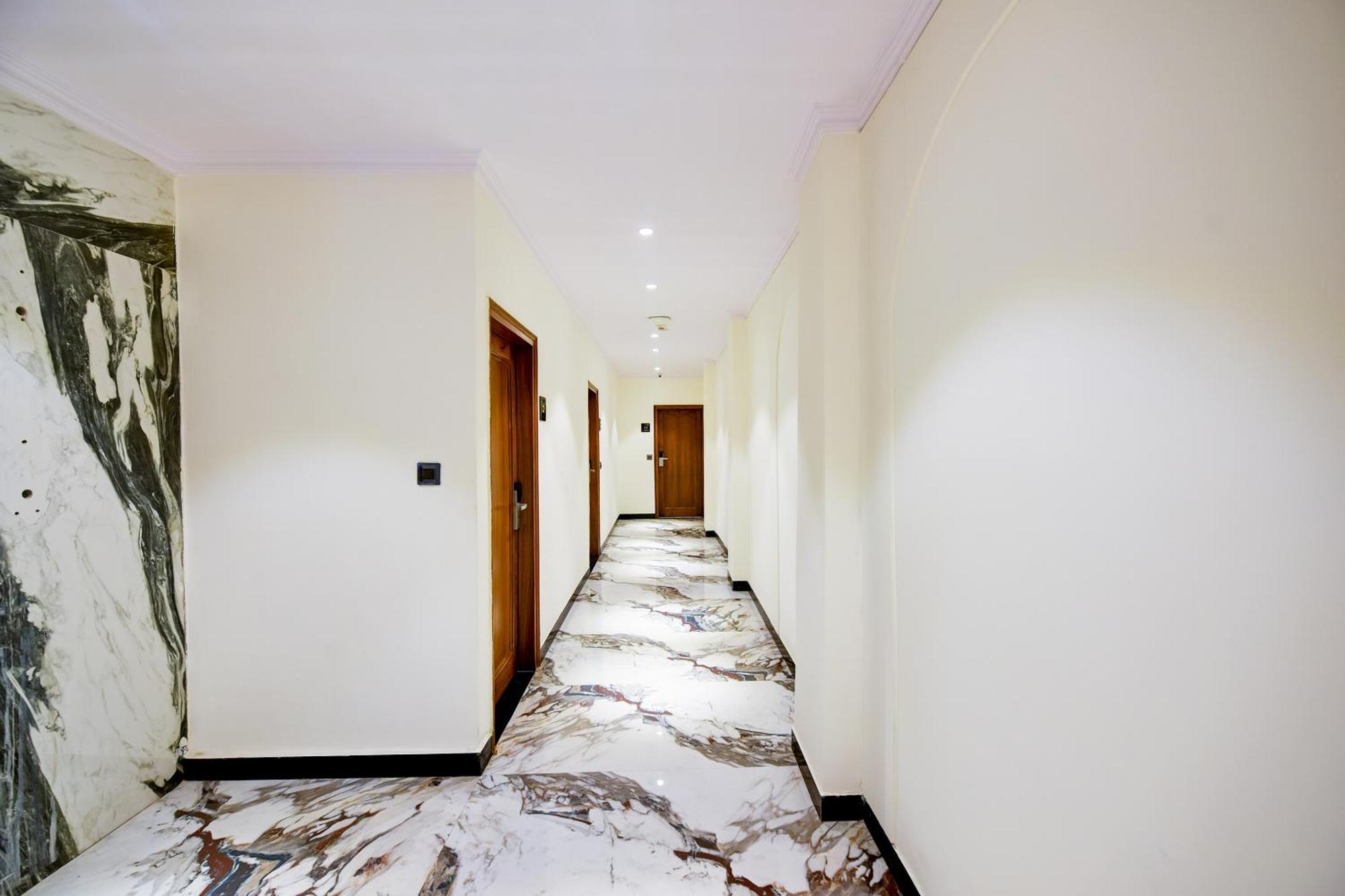 Hotel Surya Plaza New Delhi Eksteriør bilde