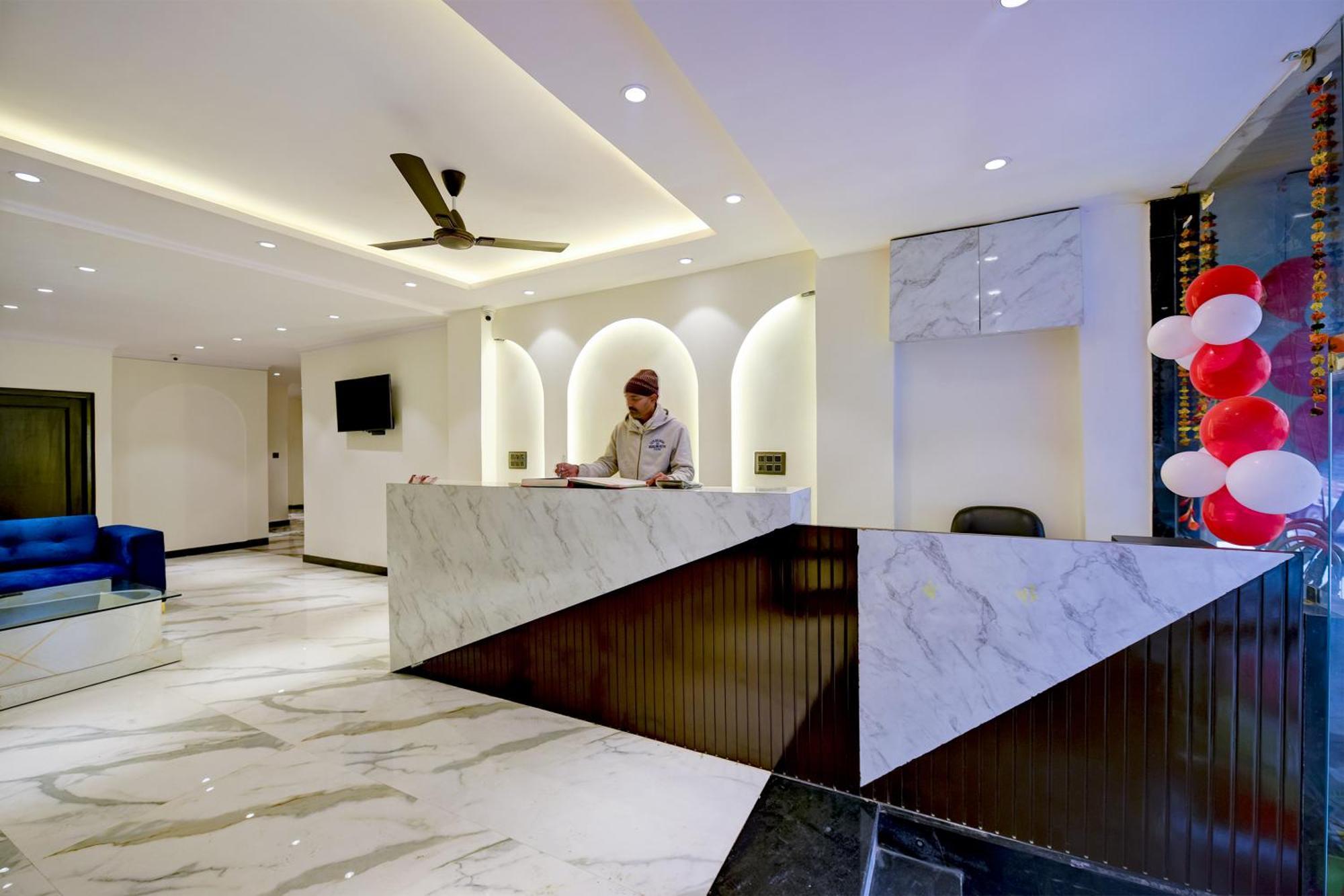 Hotel Surya Plaza New Delhi Eksteriør bilde
