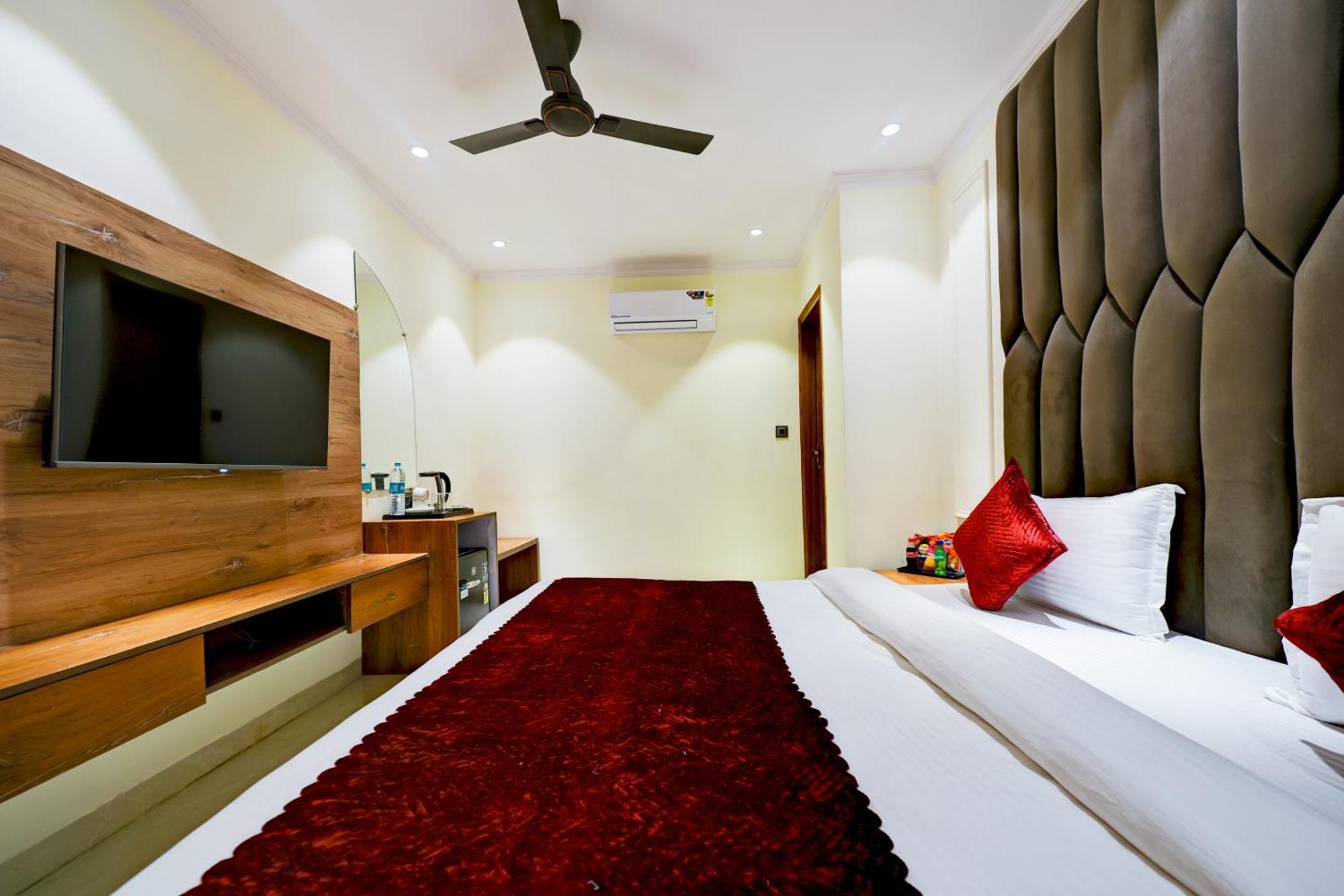 Hotel Surya Plaza New Delhi Eksteriør bilde