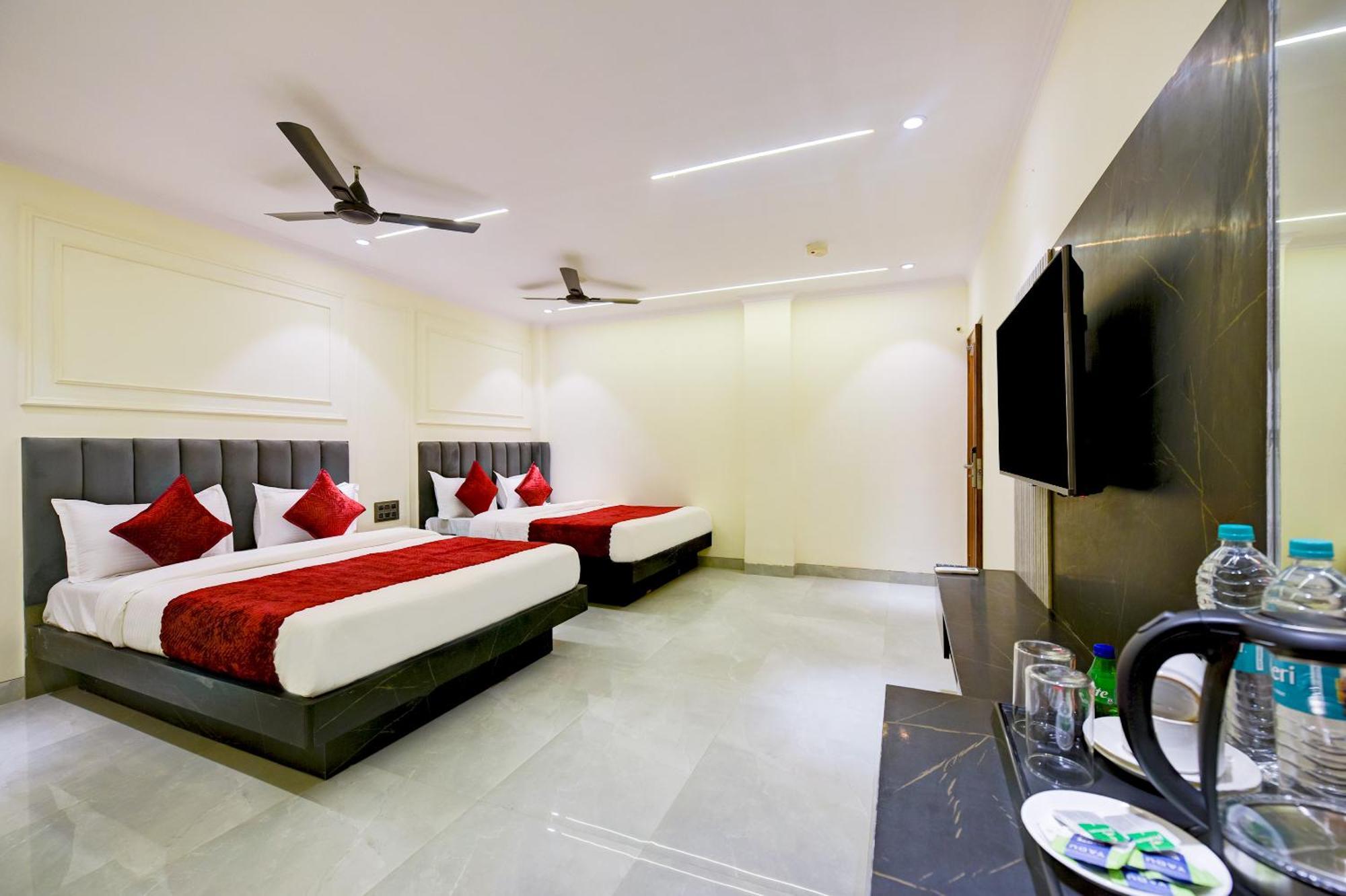 Hotel Surya Plaza New Delhi Eksteriør bilde