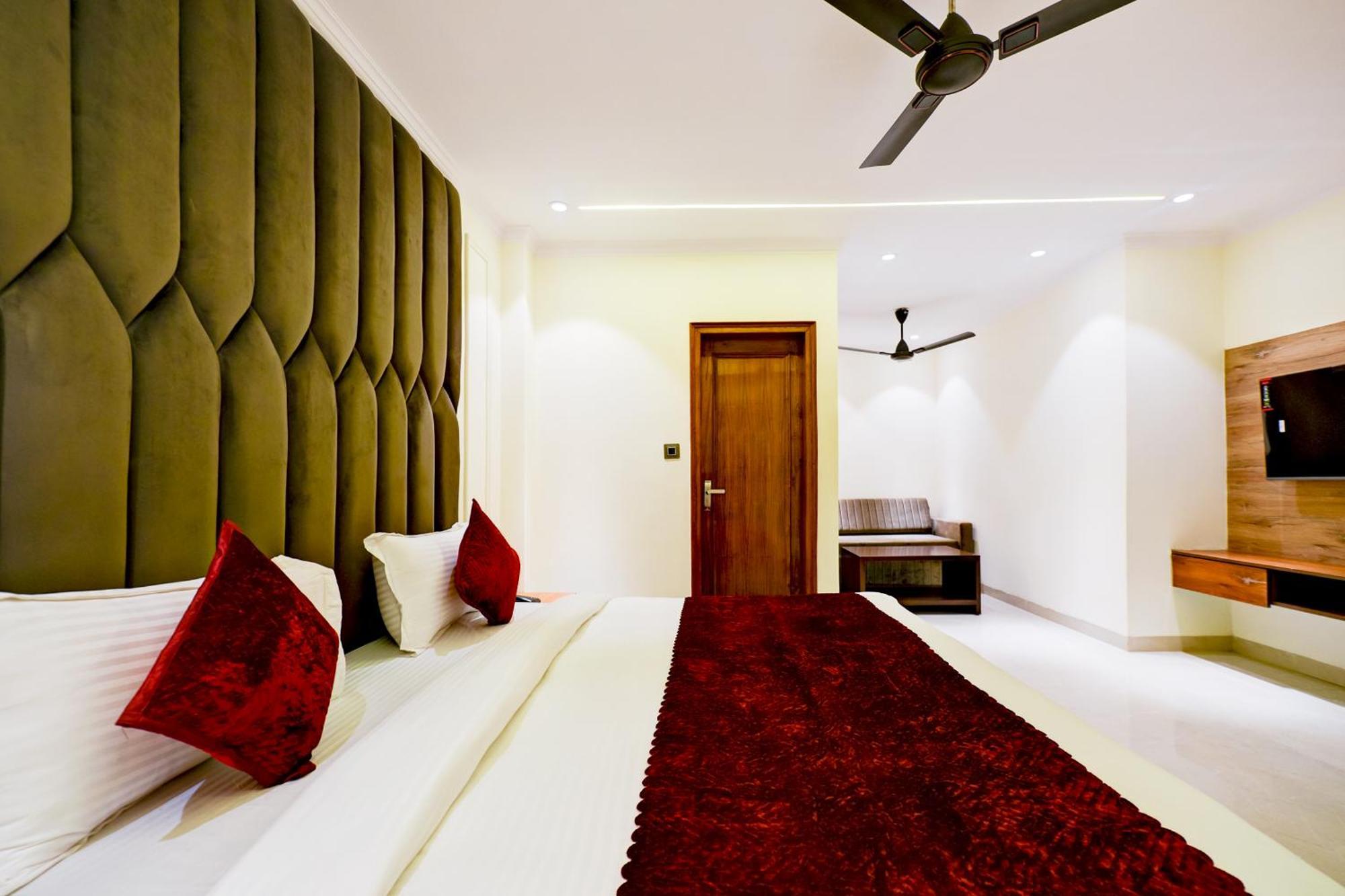 Hotel Surya Plaza New Delhi Eksteriør bilde