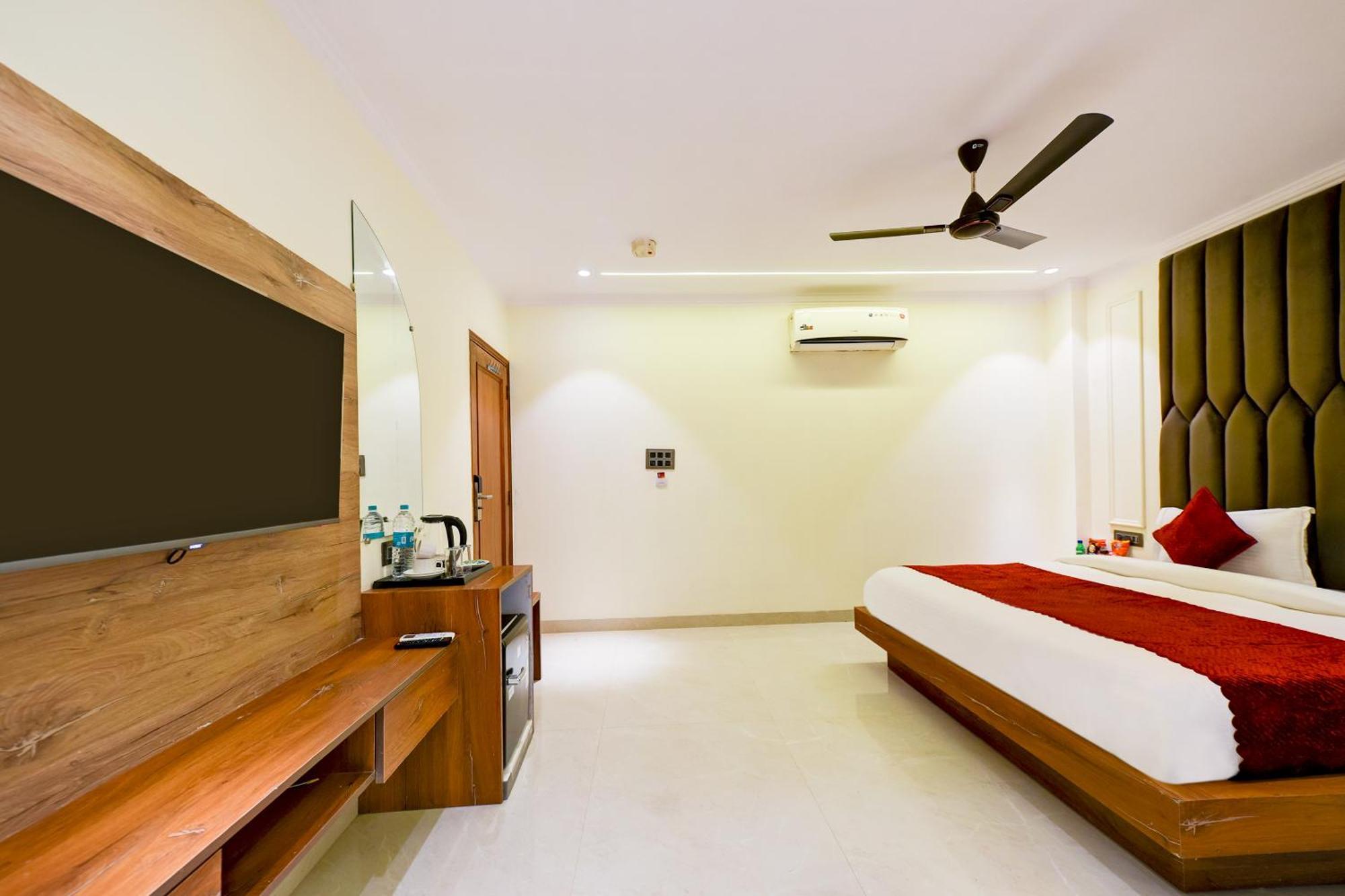 Hotel Surya Plaza New Delhi Eksteriør bilde