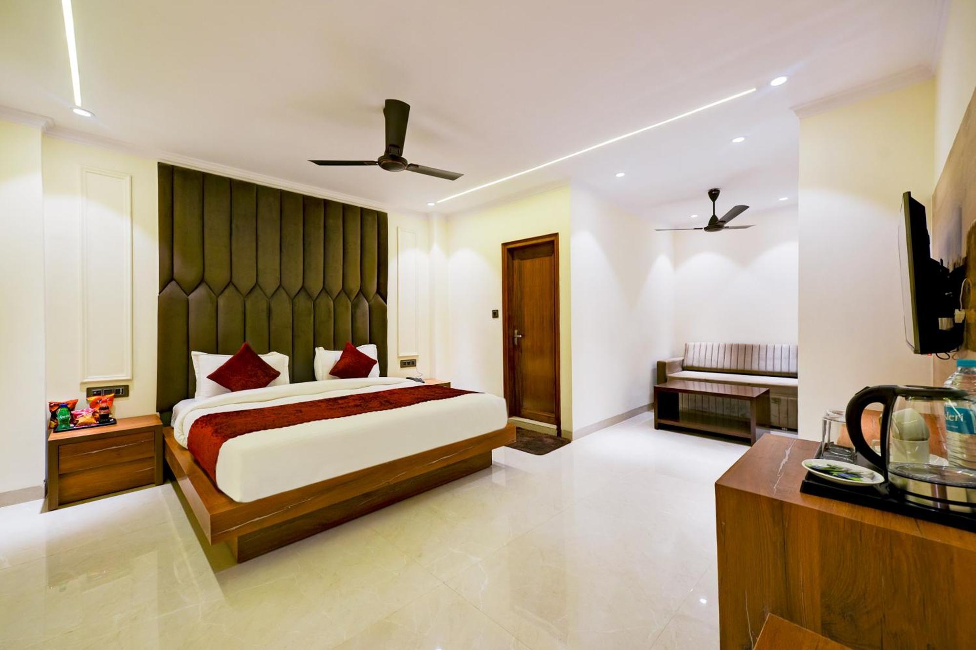 Hotel Surya Plaza New Delhi Eksteriør bilde