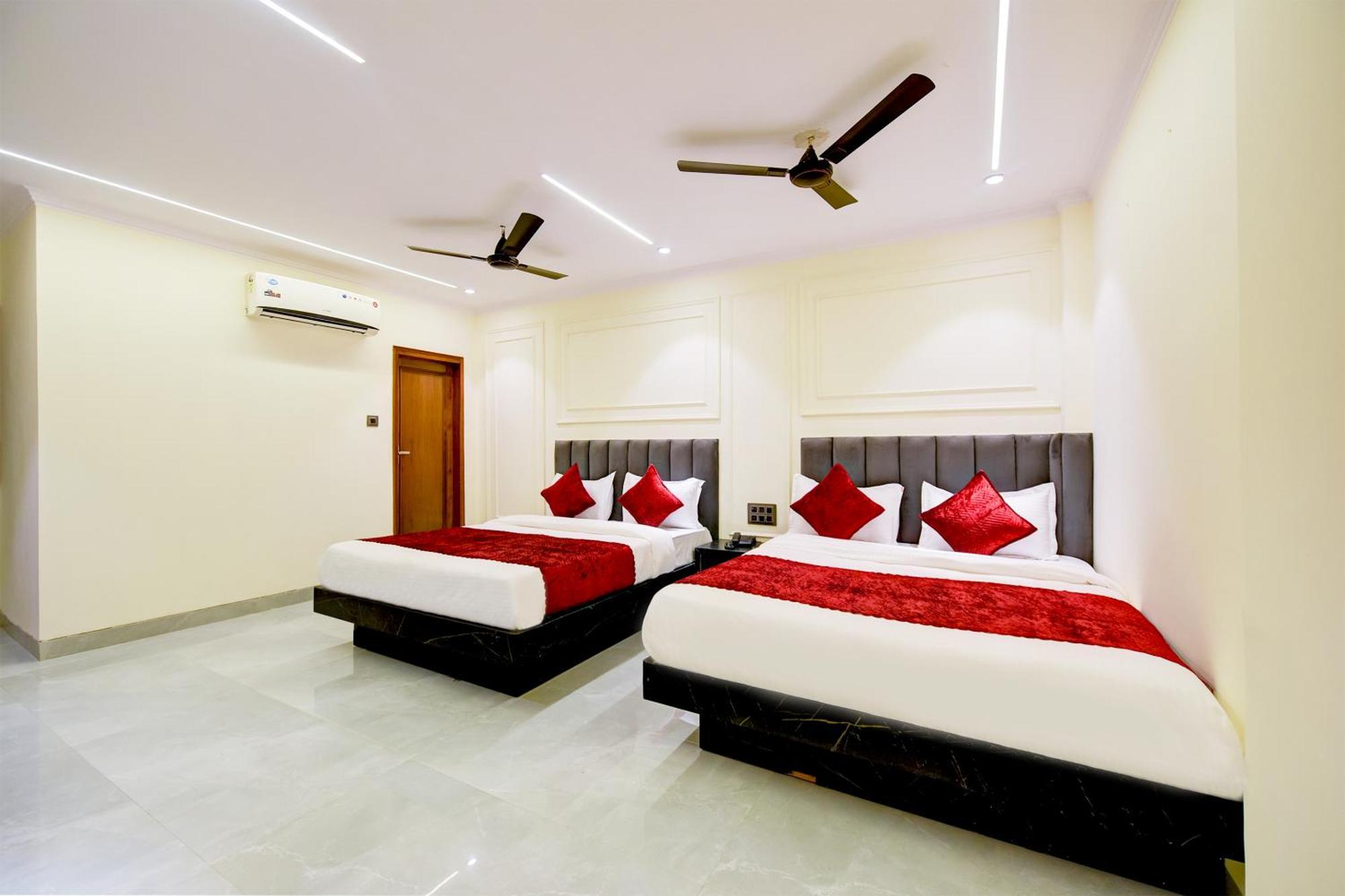 Hotel Surya Plaza New Delhi Eksteriør bilde