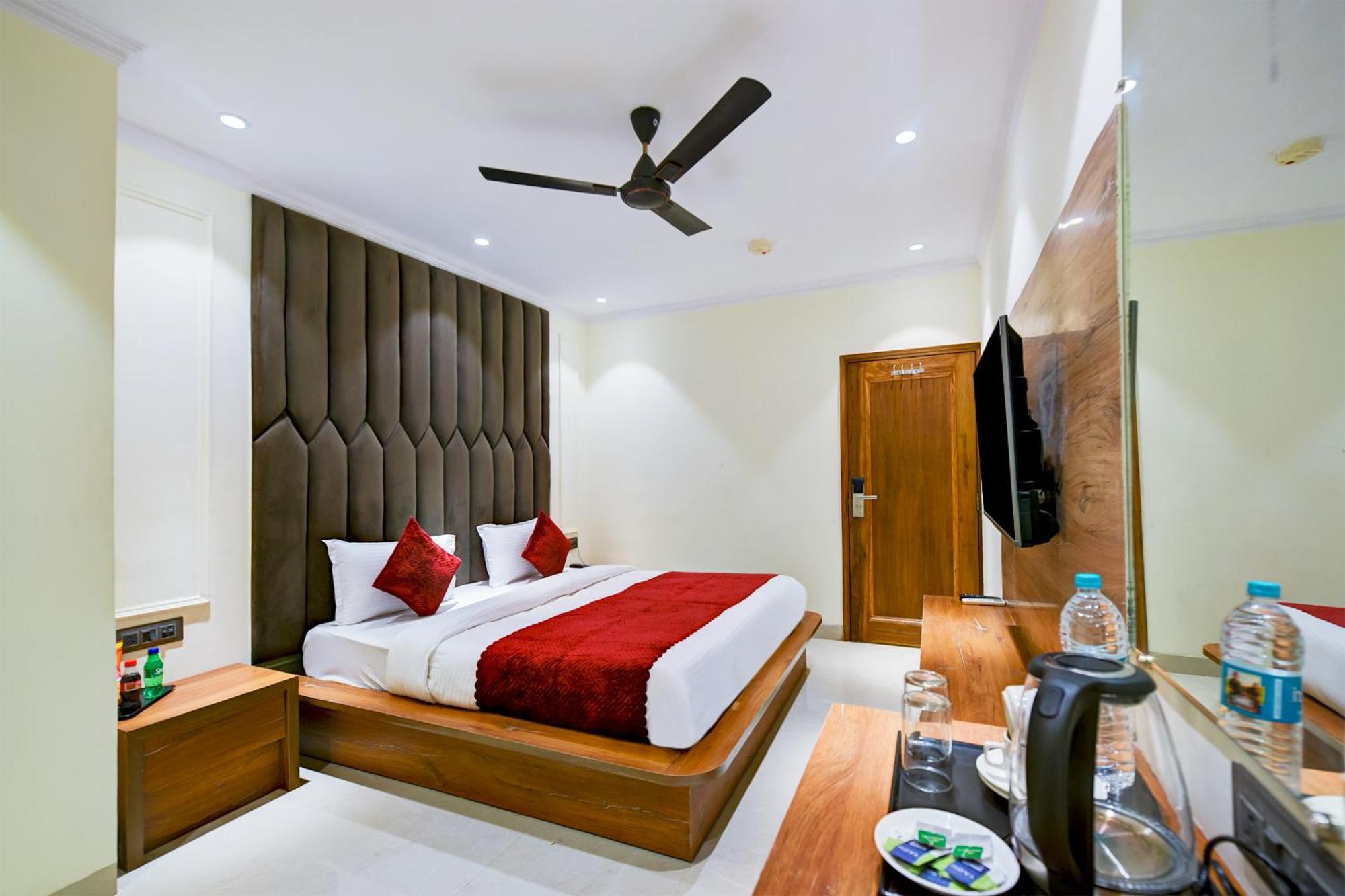 Hotel Surya Plaza New Delhi Eksteriør bilde
