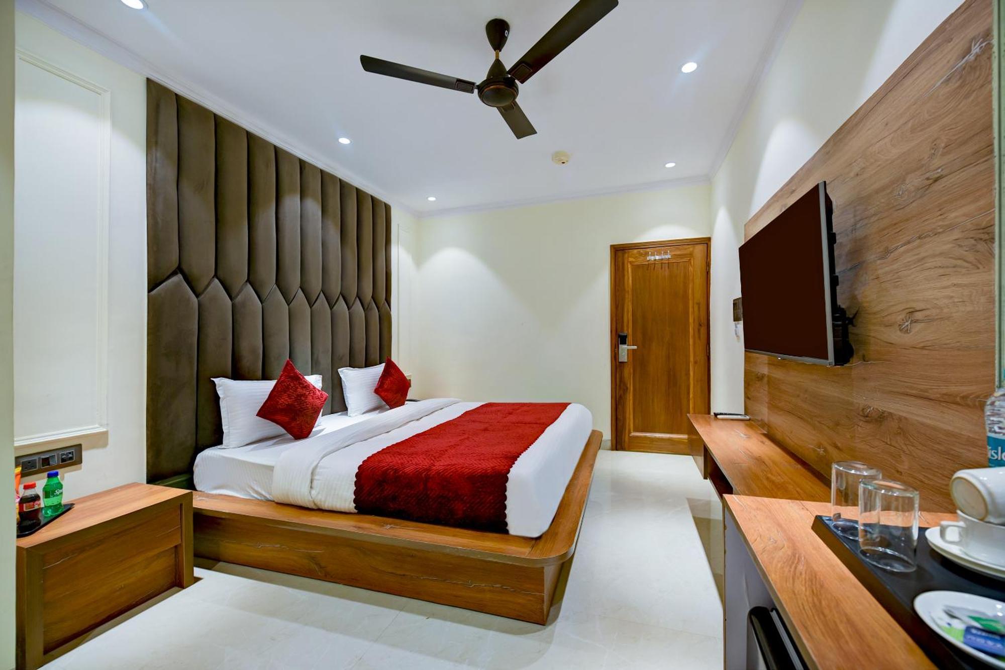 Hotel Surya Plaza New Delhi Eksteriør bilde