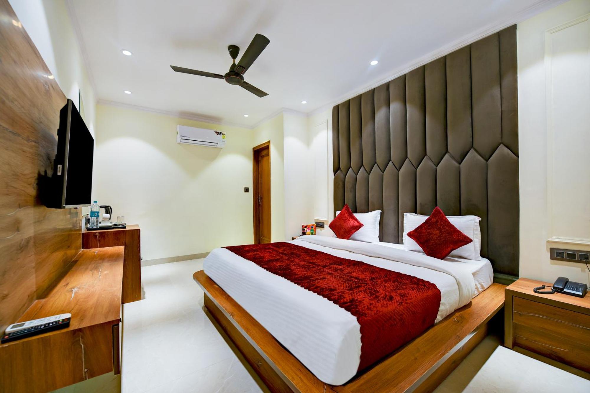 Hotel Surya Plaza New Delhi Eksteriør bilde