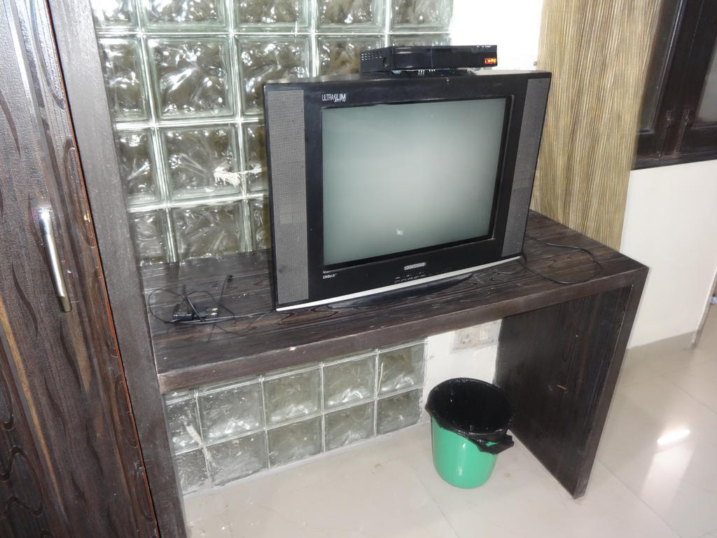 Hotel Surya Plaza New Delhi Rom bilde